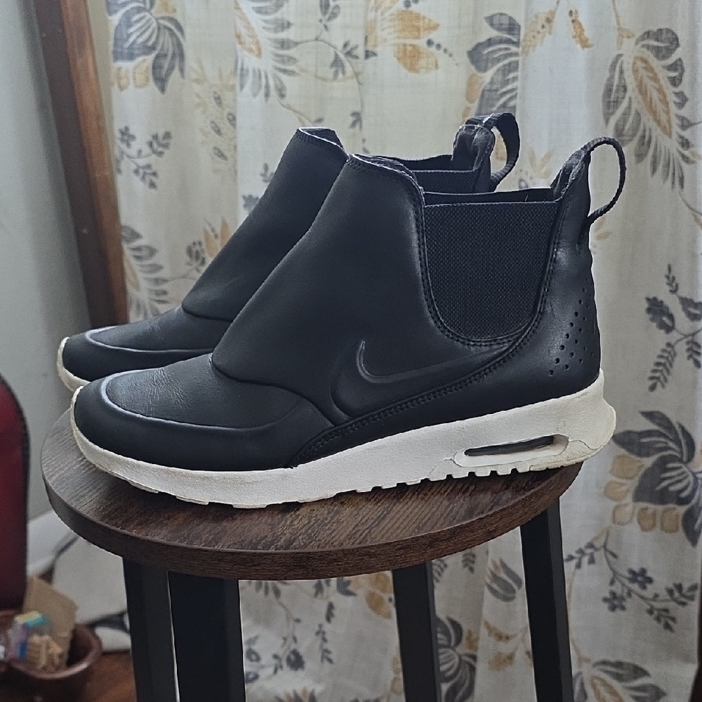 Nike Black and White Athletic Shoes